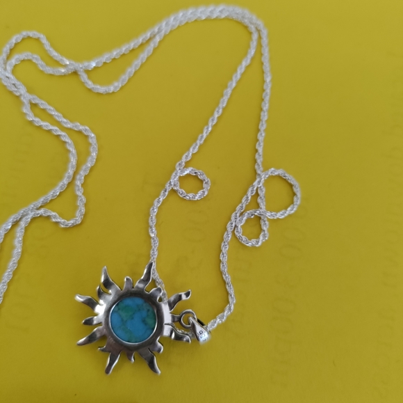 Genuine Turquoise Sun necklace set in Sterling Silver with 22in sterling silver - Picture 3 of 3